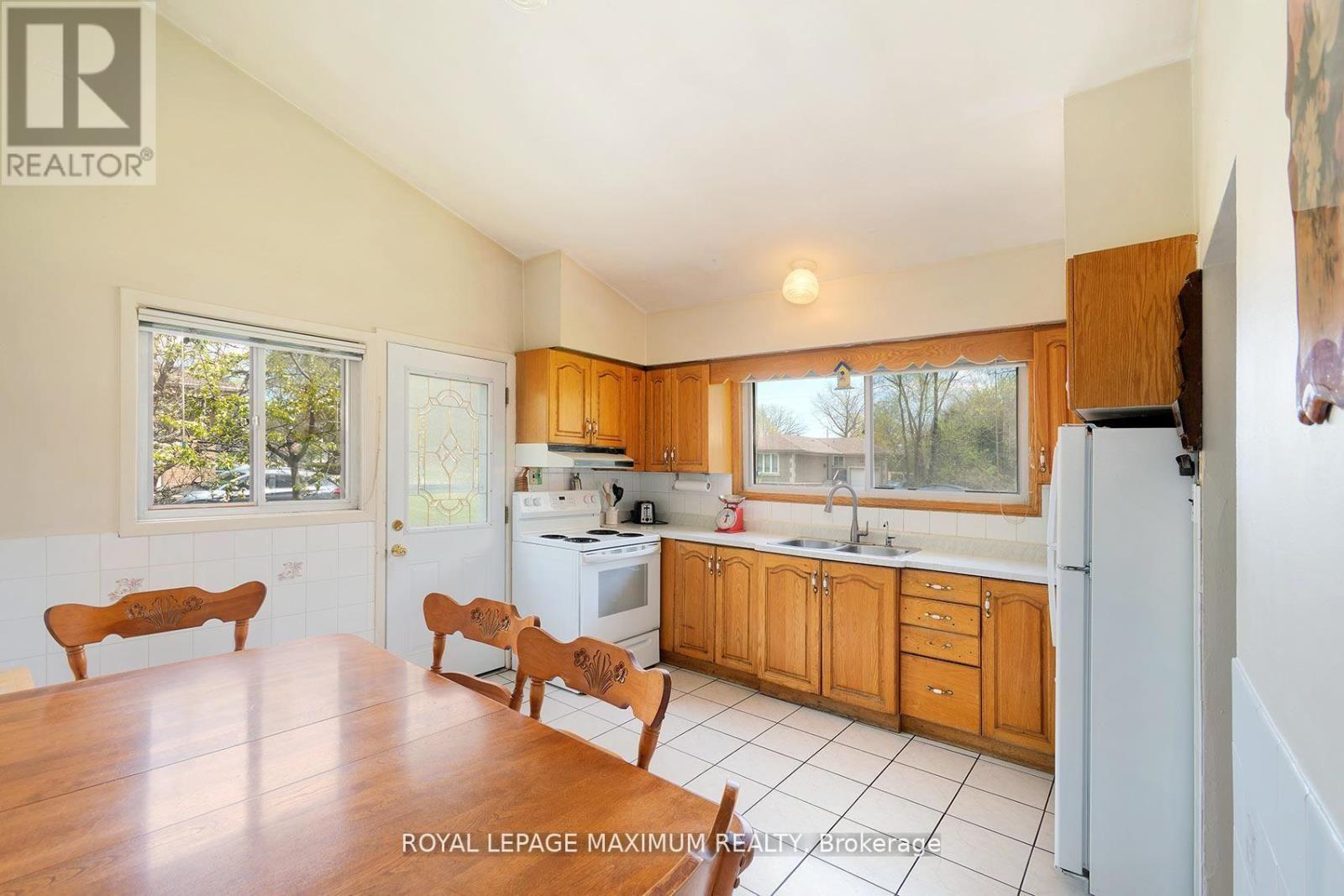 565 PINEGROVE ROAD - 8