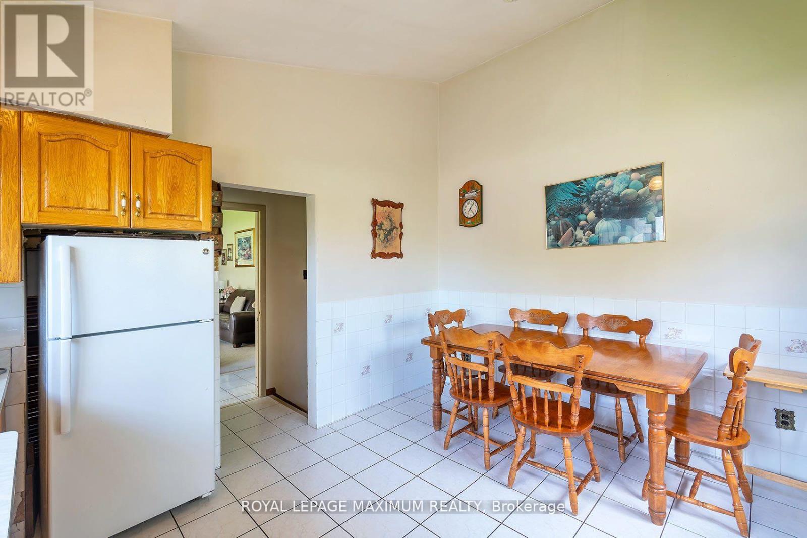 565 PINEGROVE ROAD - 9