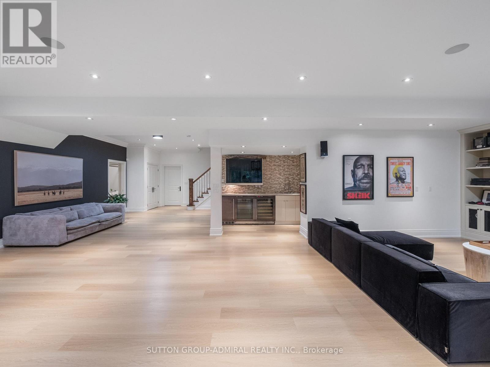 35 WENTWORTH AVENUE - 38