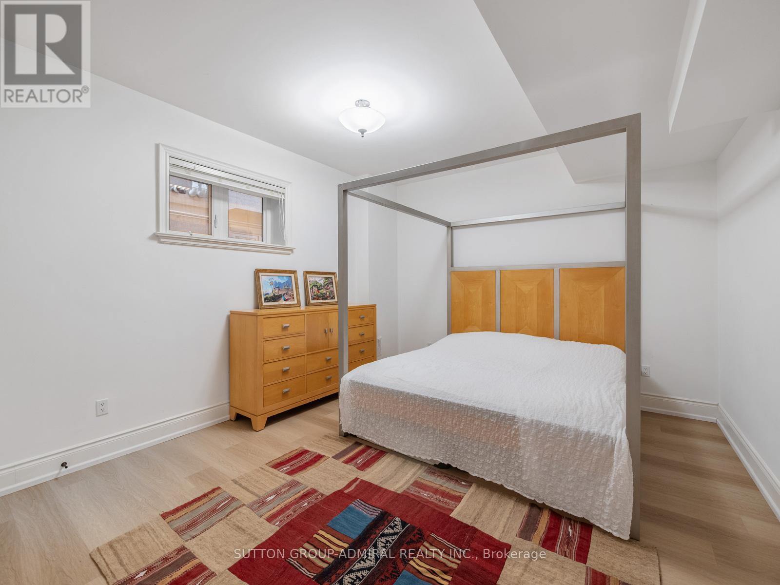 35 WENTWORTH AVENUE - 42