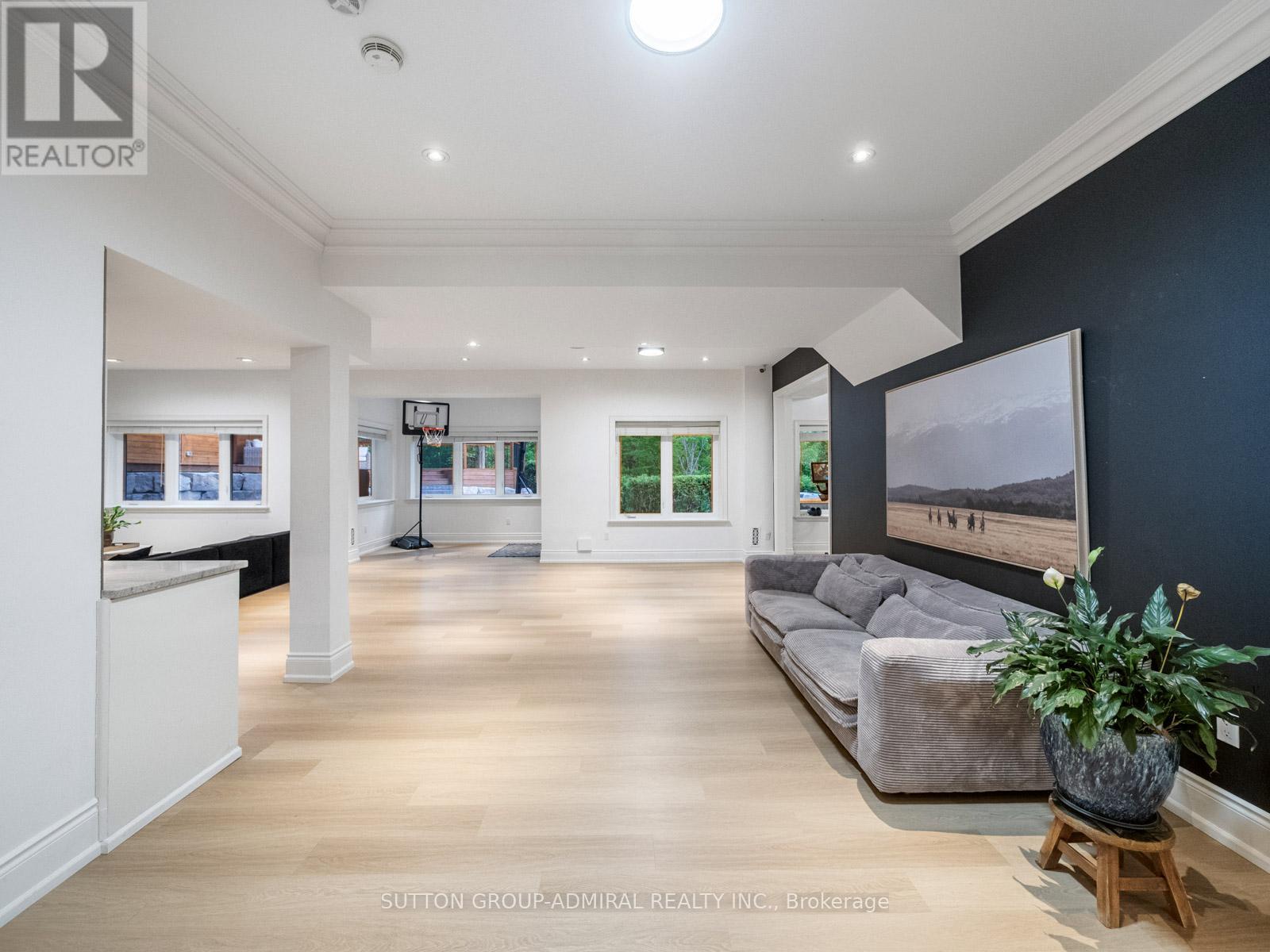 35 WENTWORTH AVENUE - 37