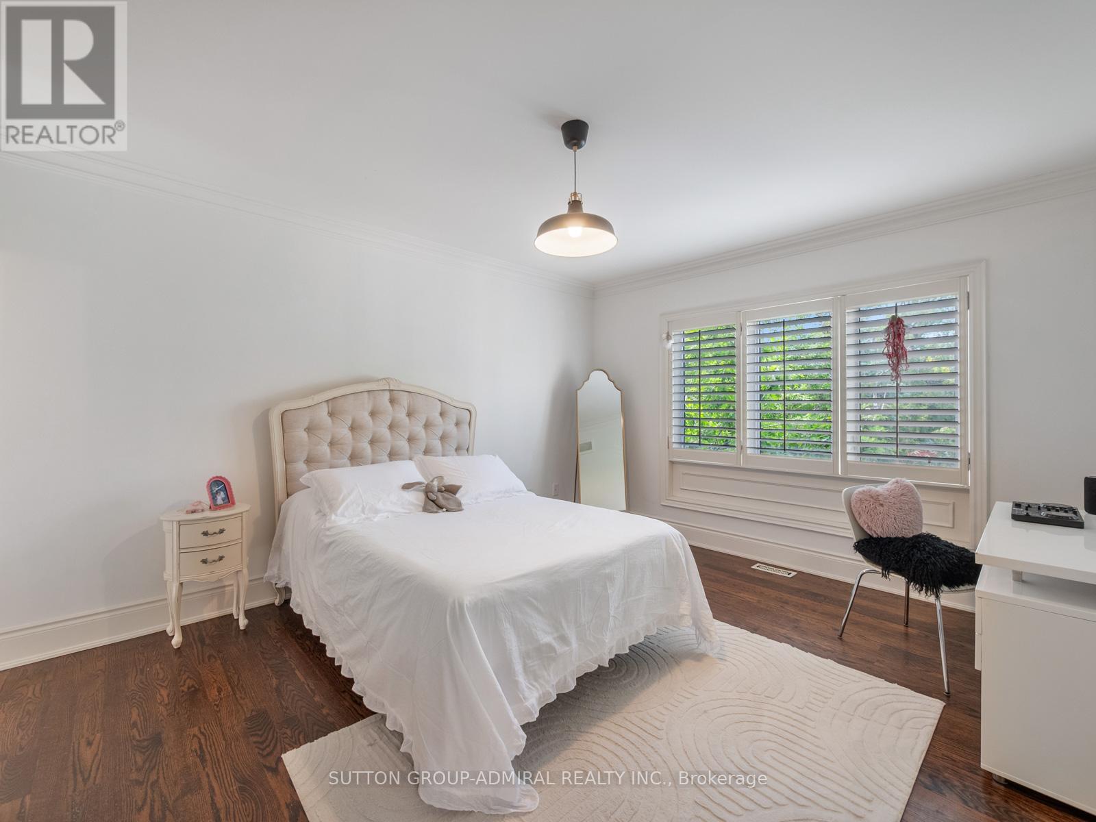 35 WENTWORTH AVENUE - 31