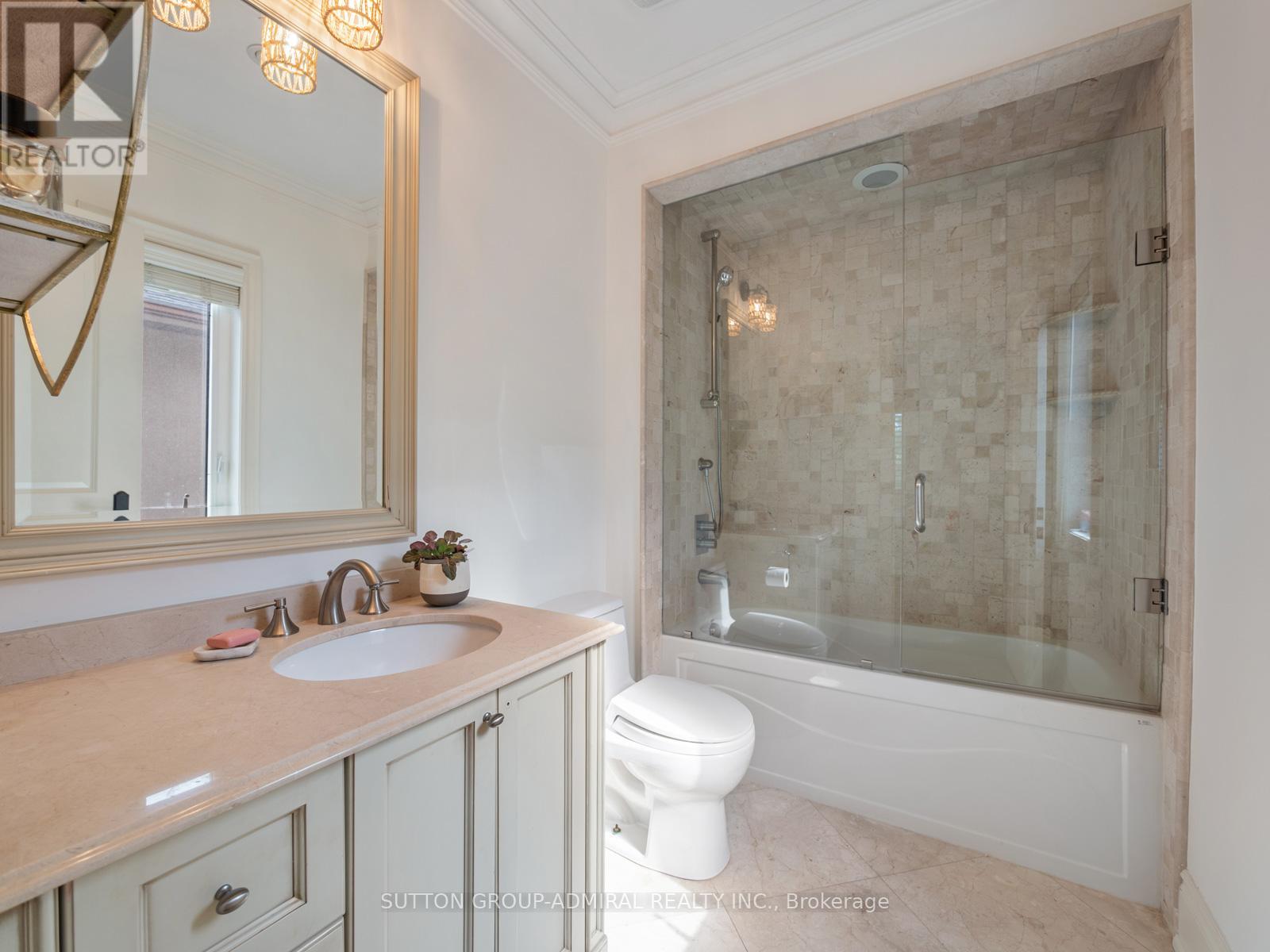 35 WENTWORTH AVENUE - 32