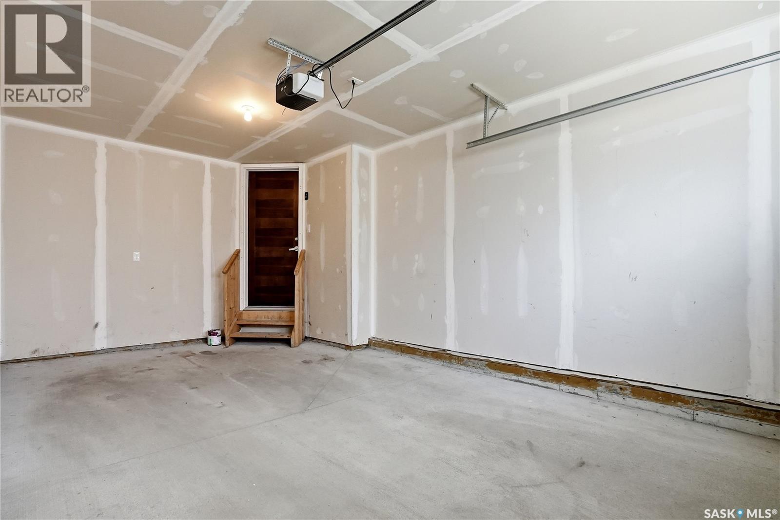 514 2012 Pohorecky CRESCENT — photo 34