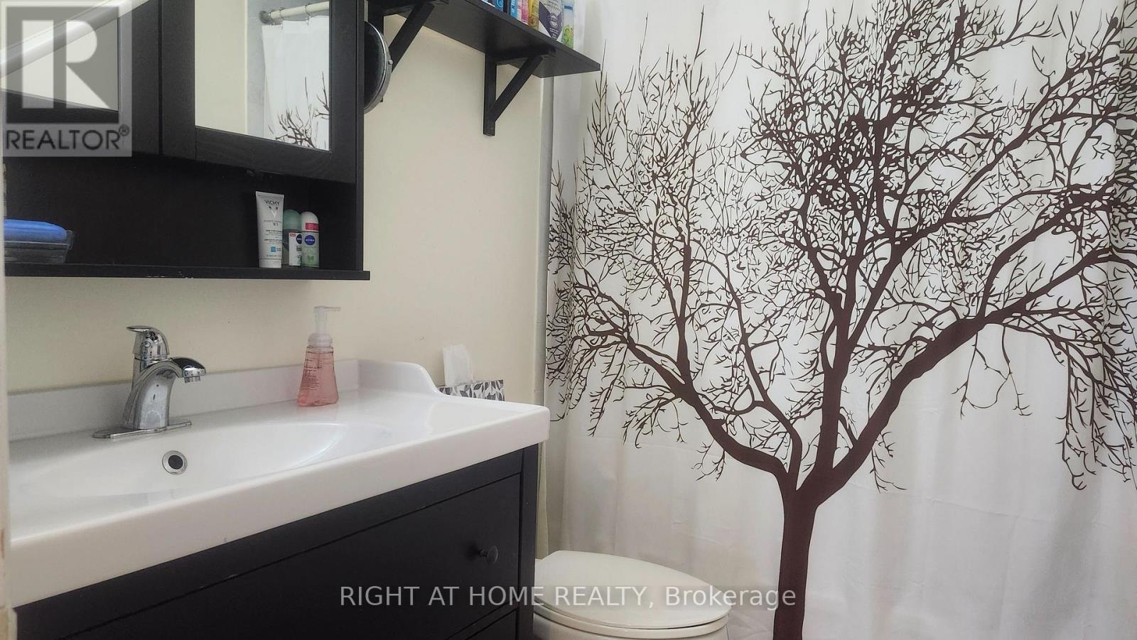 3 Bed, 3 Bath House for Rent in Ottawa – 59 HAVENHURST CRESCENT, Ottawa – MLS# X13446340 - Image 14
