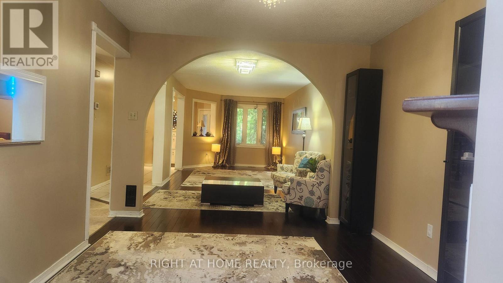 3 Bed, 3 Bath House for Rent in Ottawa – 59 HAVENHURST CRESCENT, Ottawa – MLS# X13446340 - Image 8