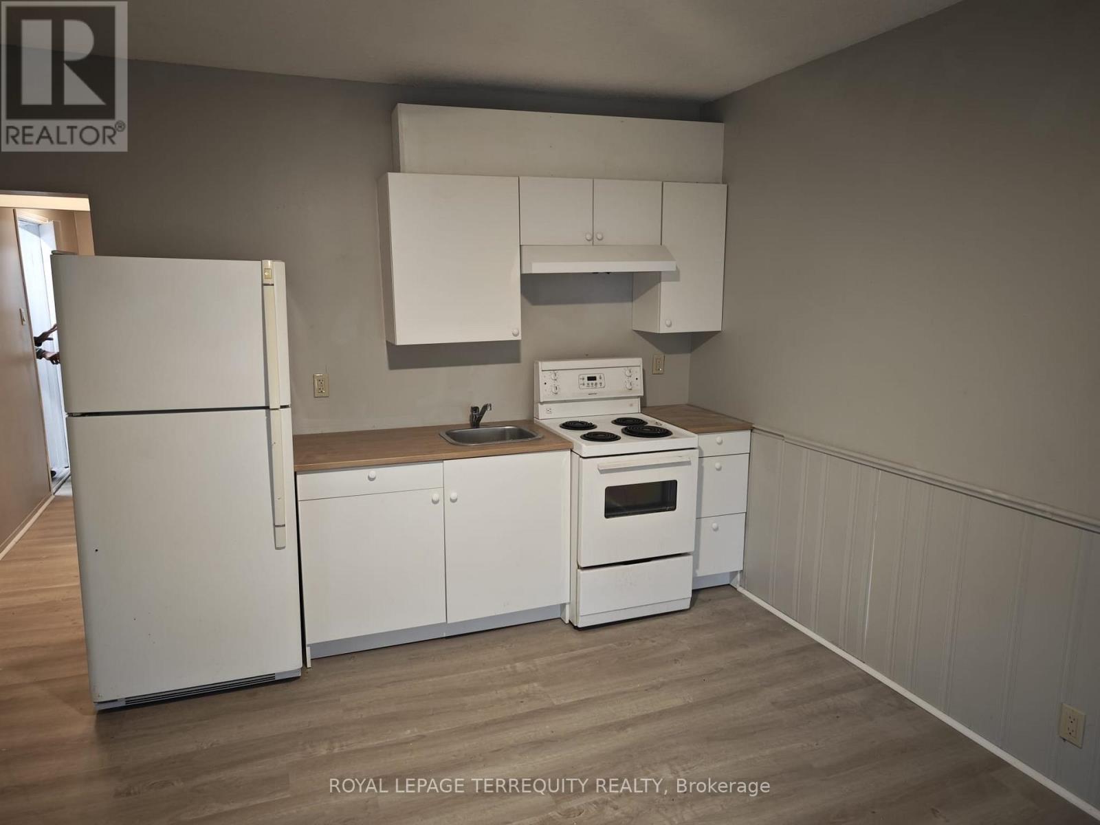 12 GIBSON STREET - 9