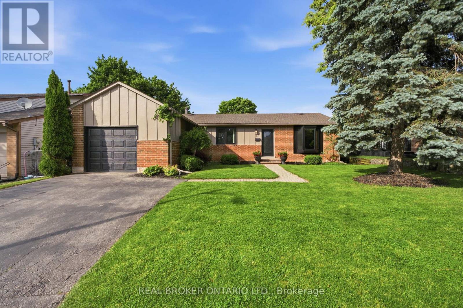 37 MELISSA CRESCENT - 1