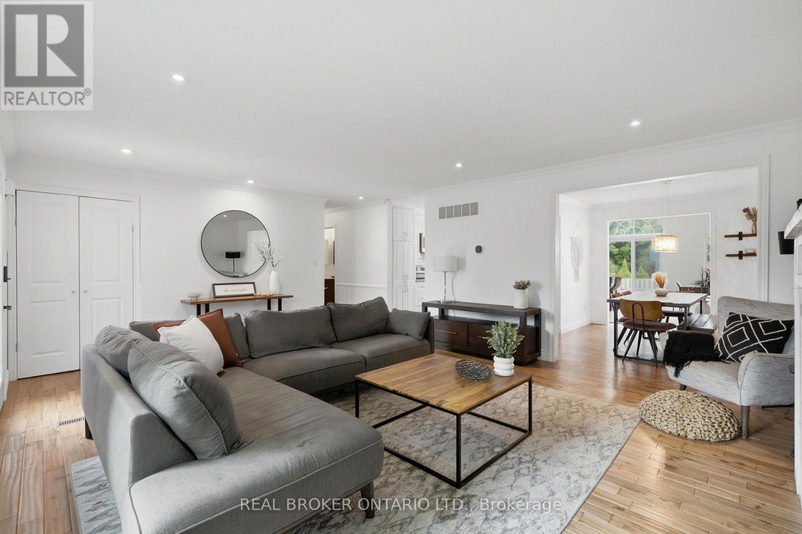 37 MELISSA CRESCENT - 10