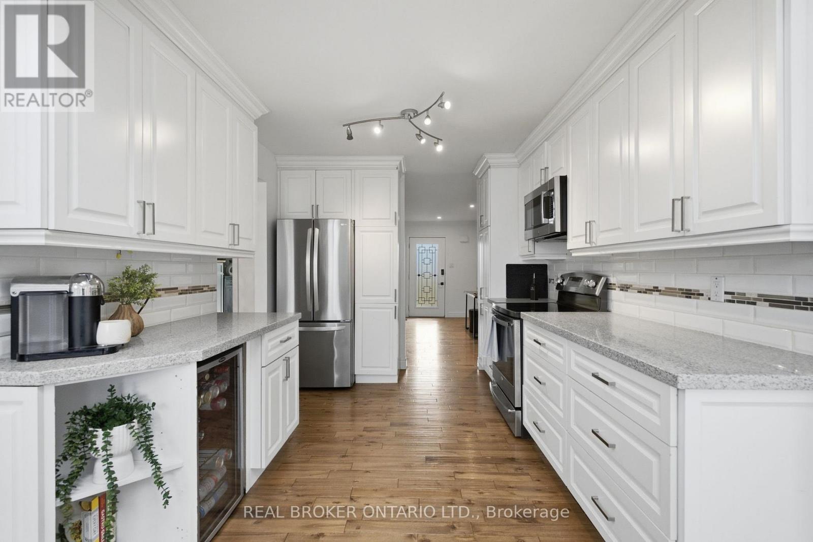 37 MELISSA CRESCENT - 13