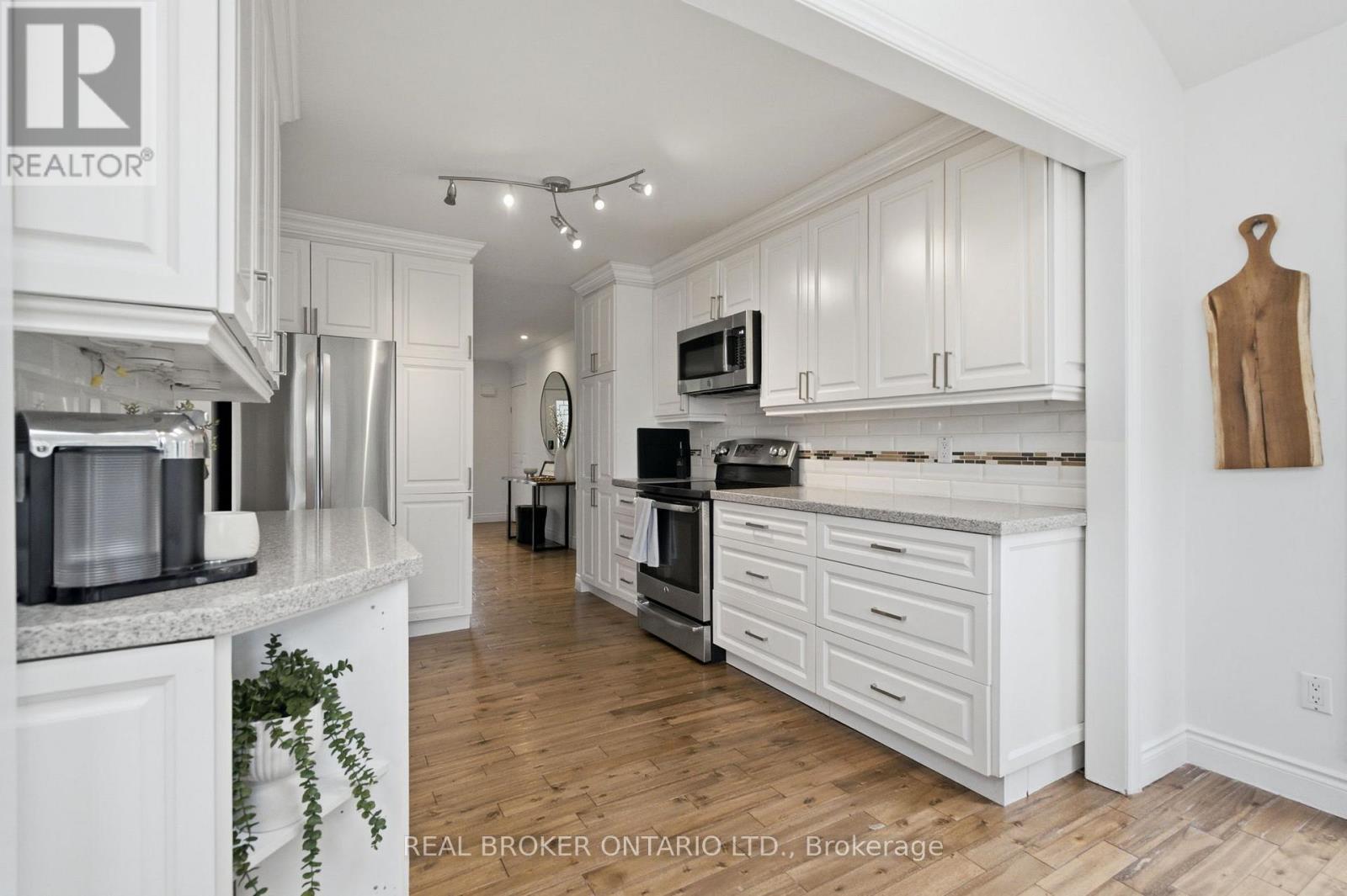 37 MELISSA CRESCENT - 14