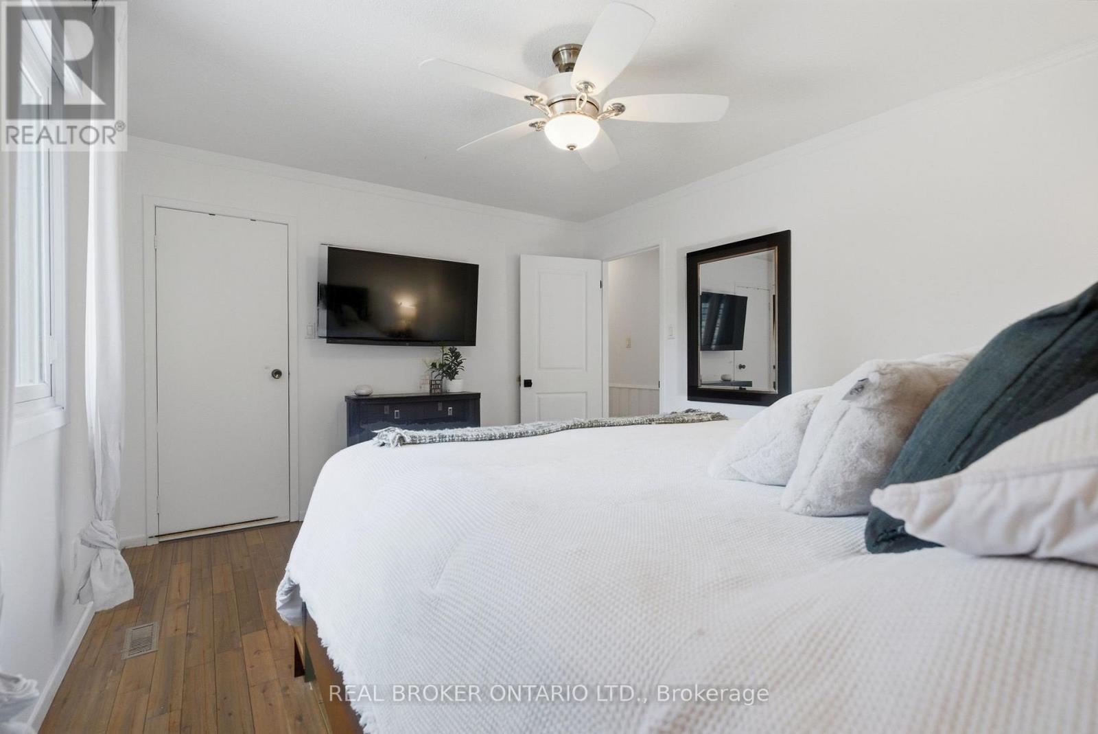 37 MELISSA CRESCENT - 22