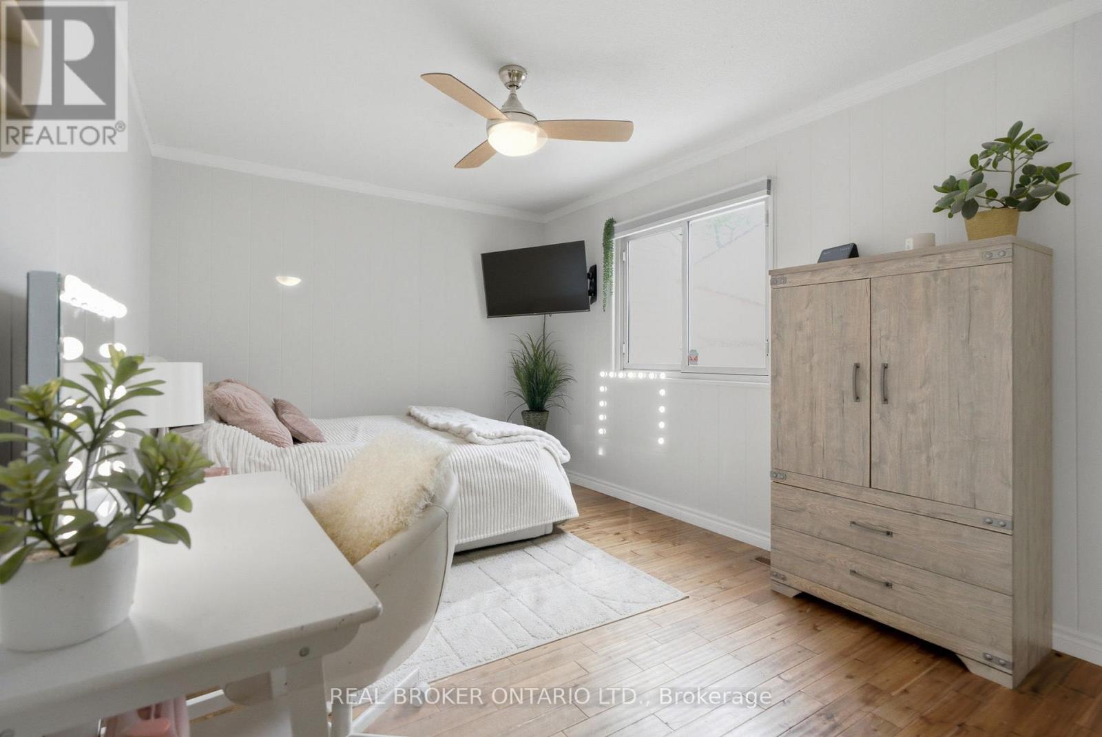 37 MELISSA CRESCENT - 23