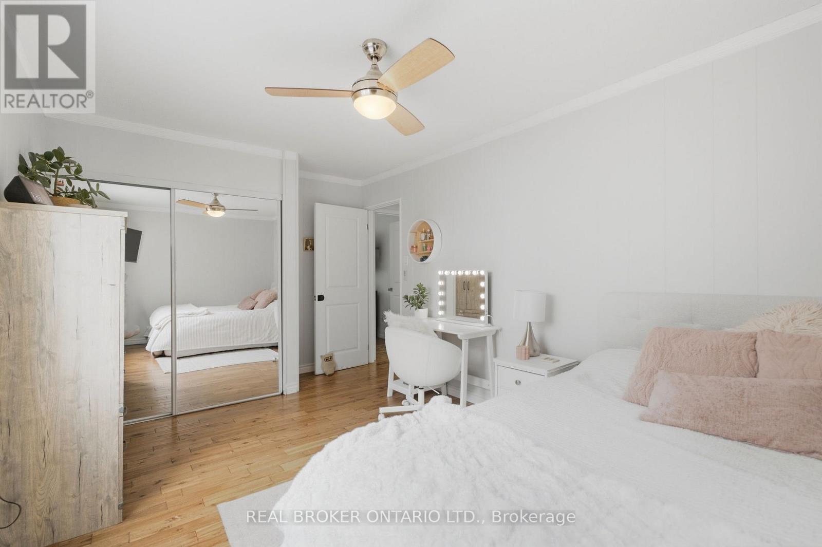 37 MELISSA CRESCENT - 24