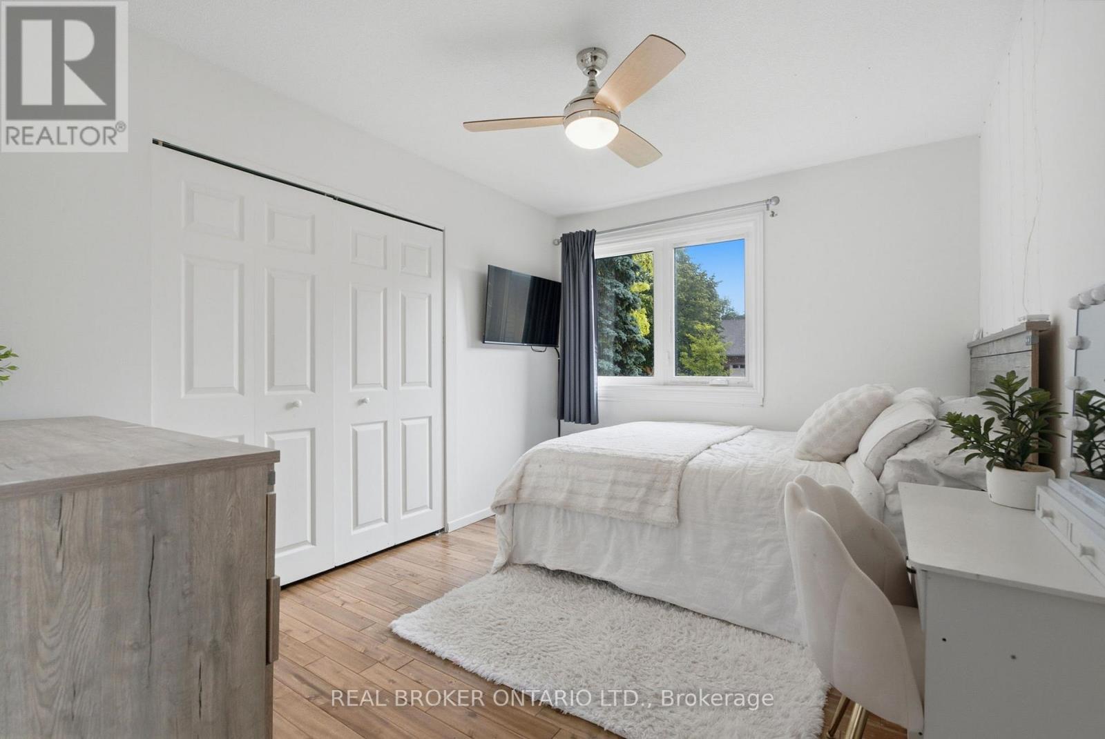 37 MELISSA CRESCENT - 25