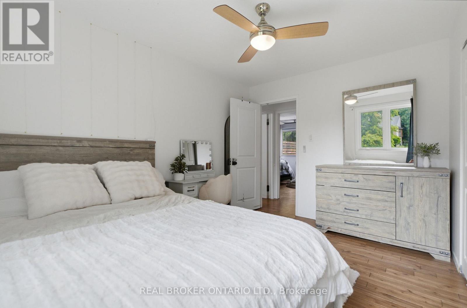 37 MELISSA CRESCENT - 26