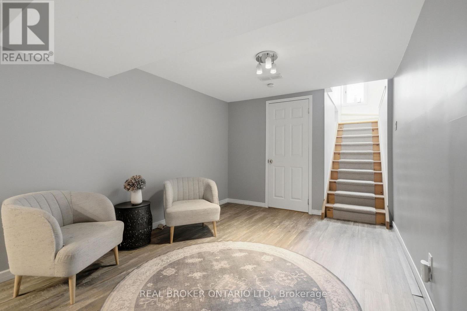 37 MELISSA CRESCENT - 28