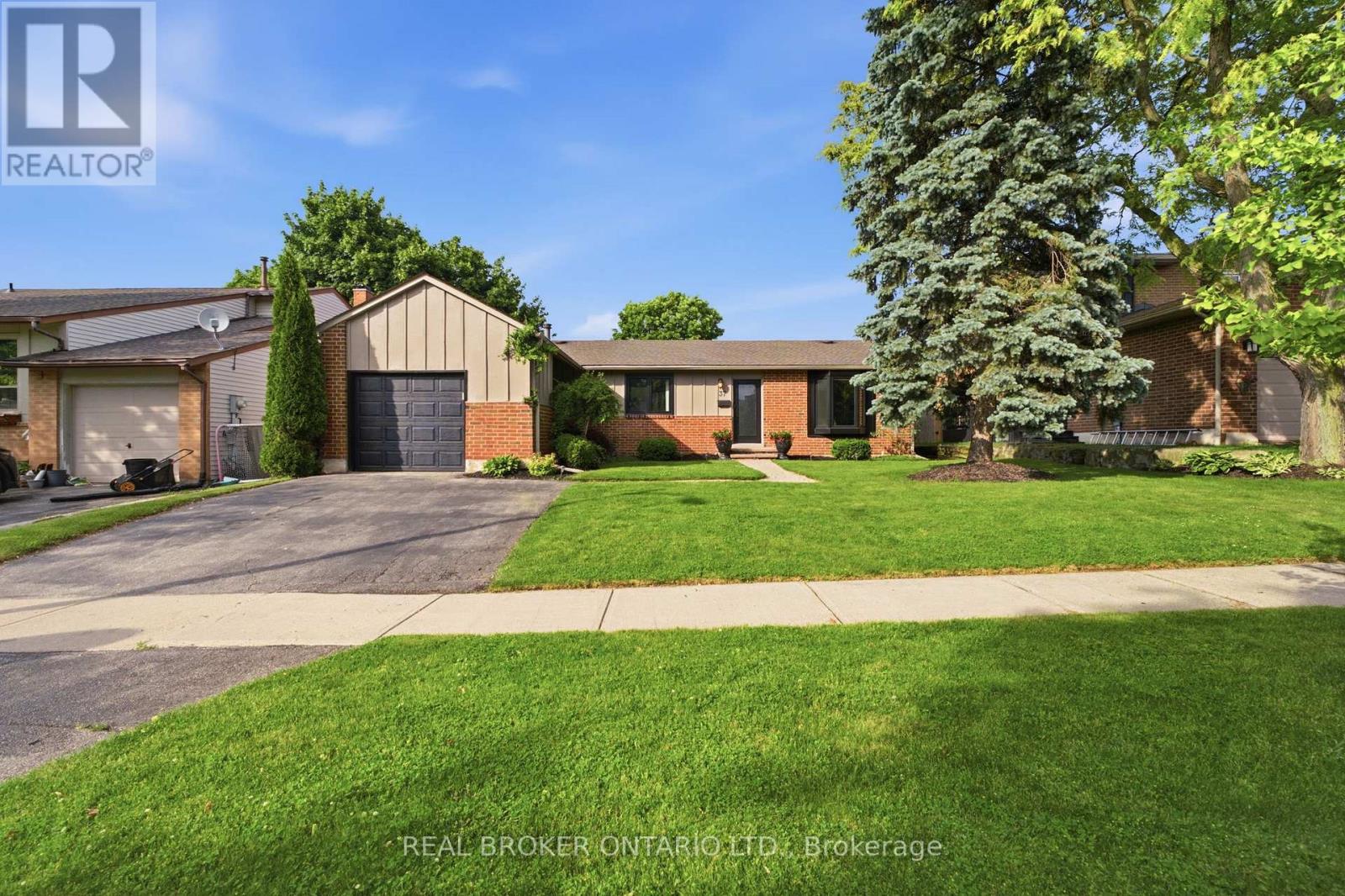 37 MELISSA CRESCENT - 3