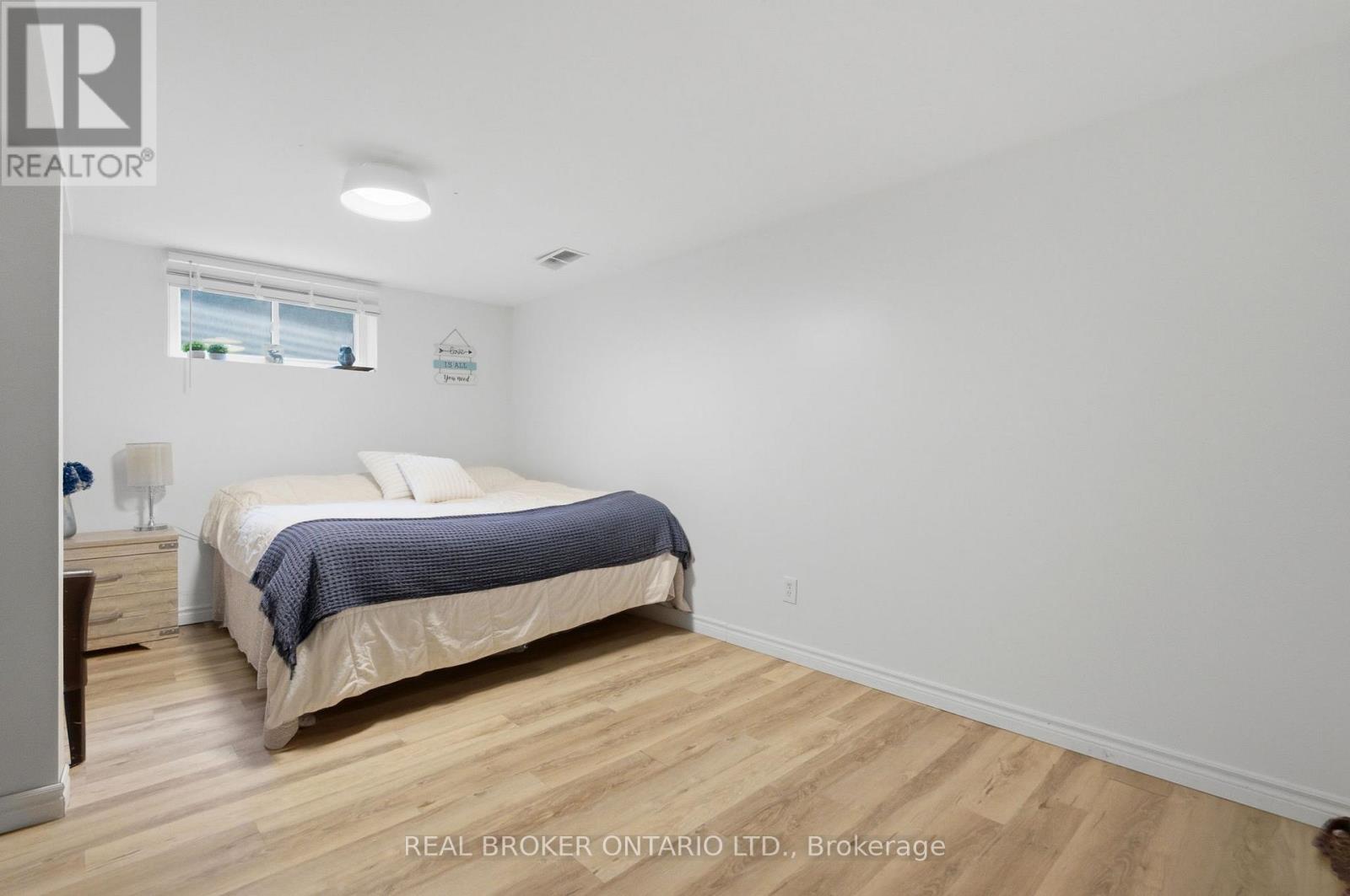 37 MELISSA CRESCENT - 37