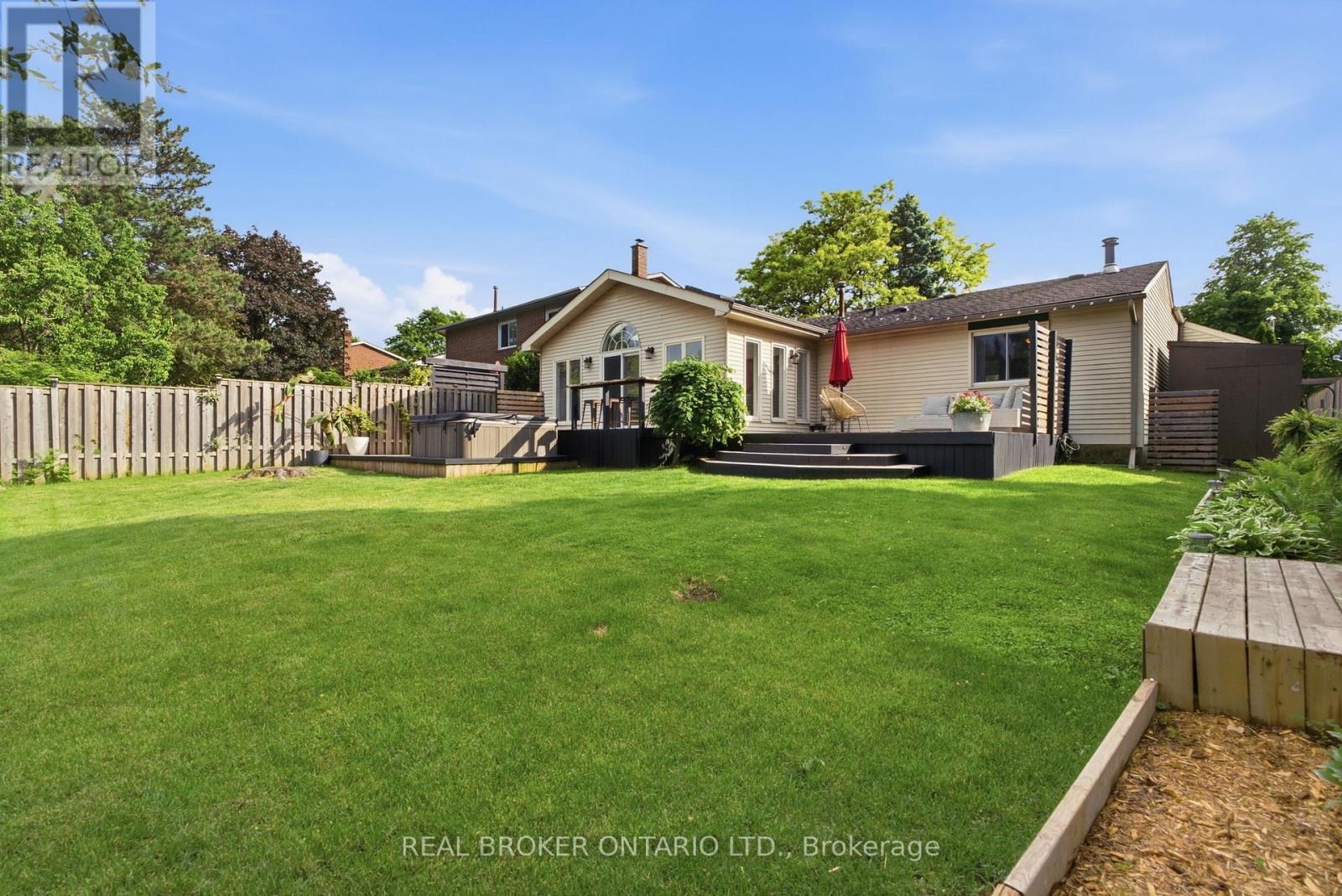 37 MELISSA CRESCENT - 43