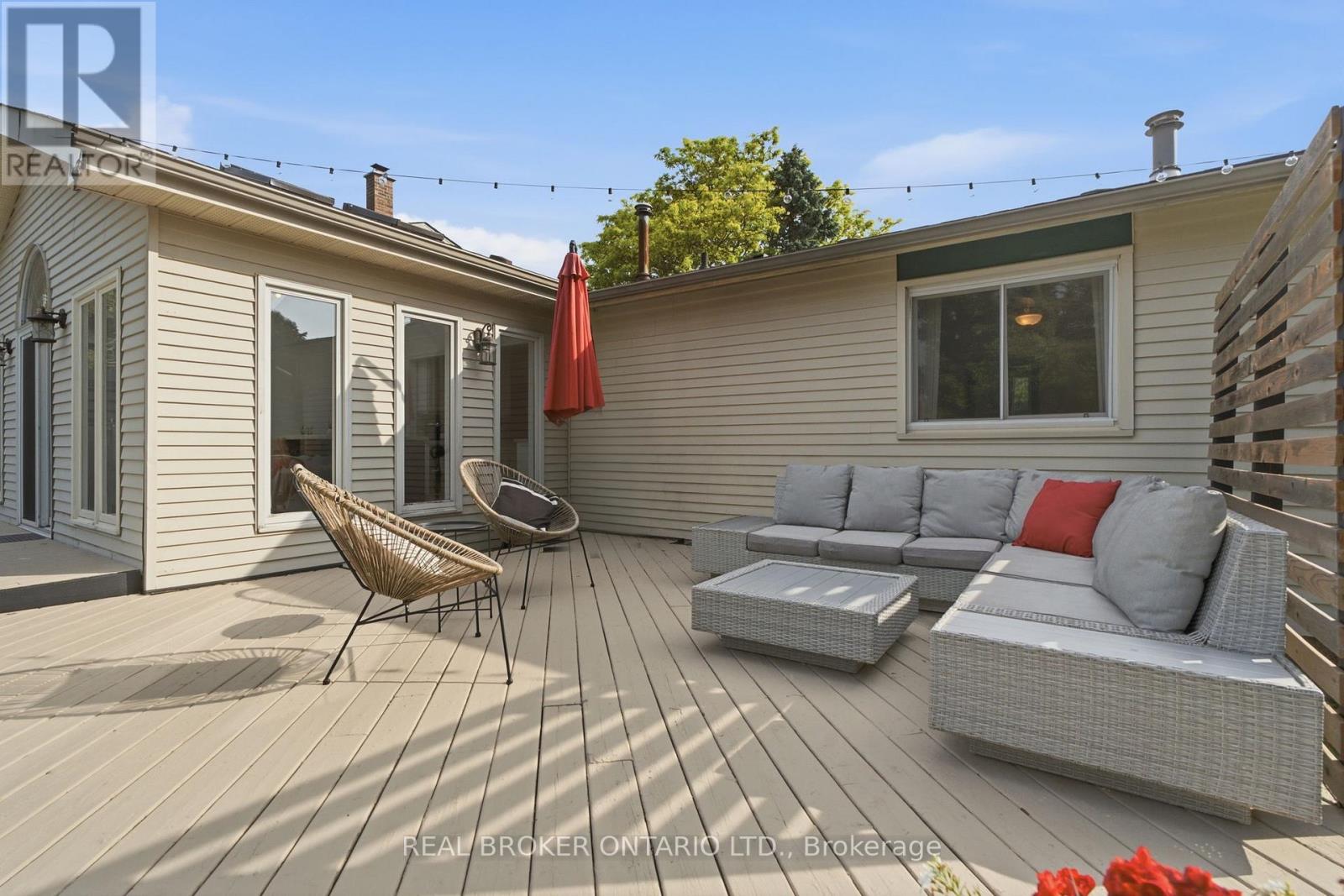 37 MELISSA CRESCENT - 44