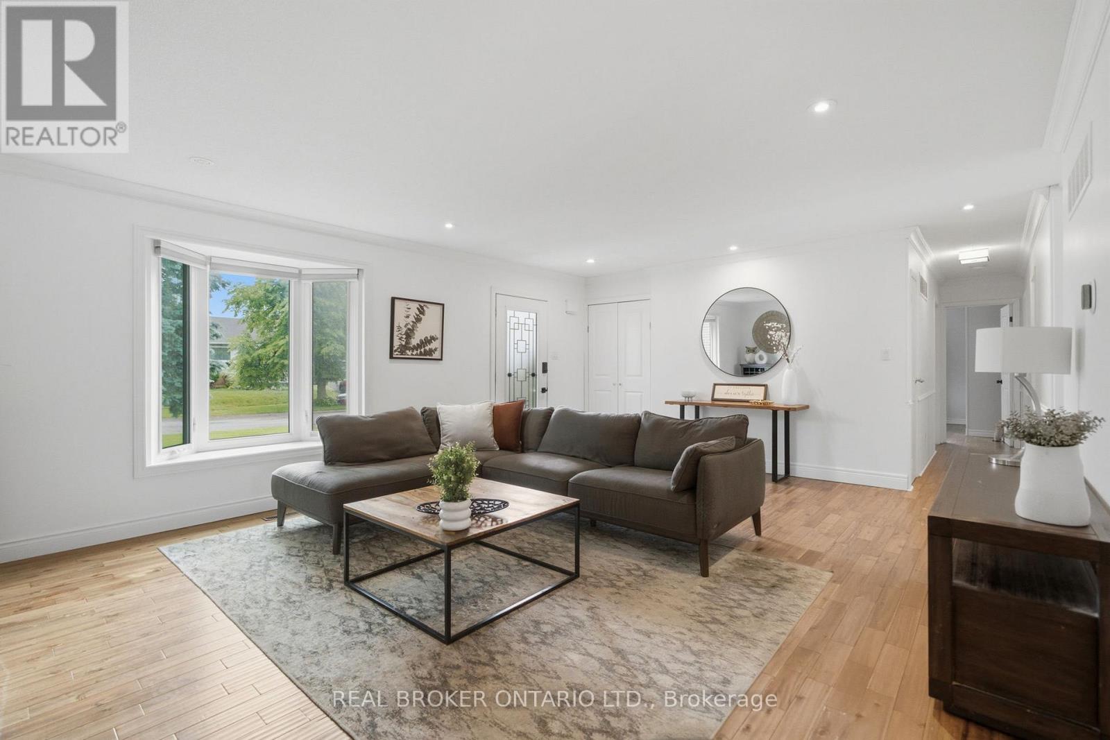 37 MELISSA CRESCENT - 9