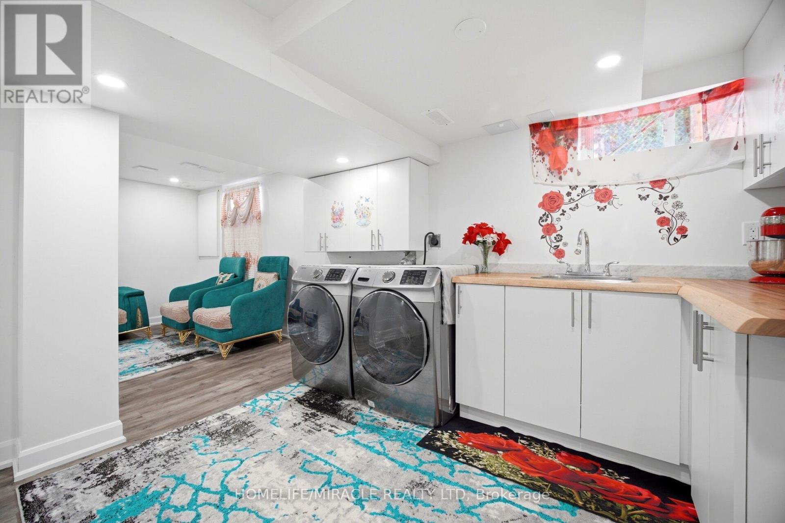 18 GLENGROVE AVENUE - 31