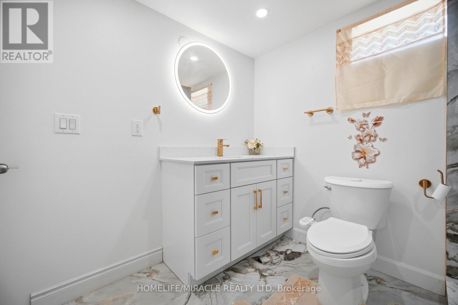 18 GLENGROVE AVENUE - 37