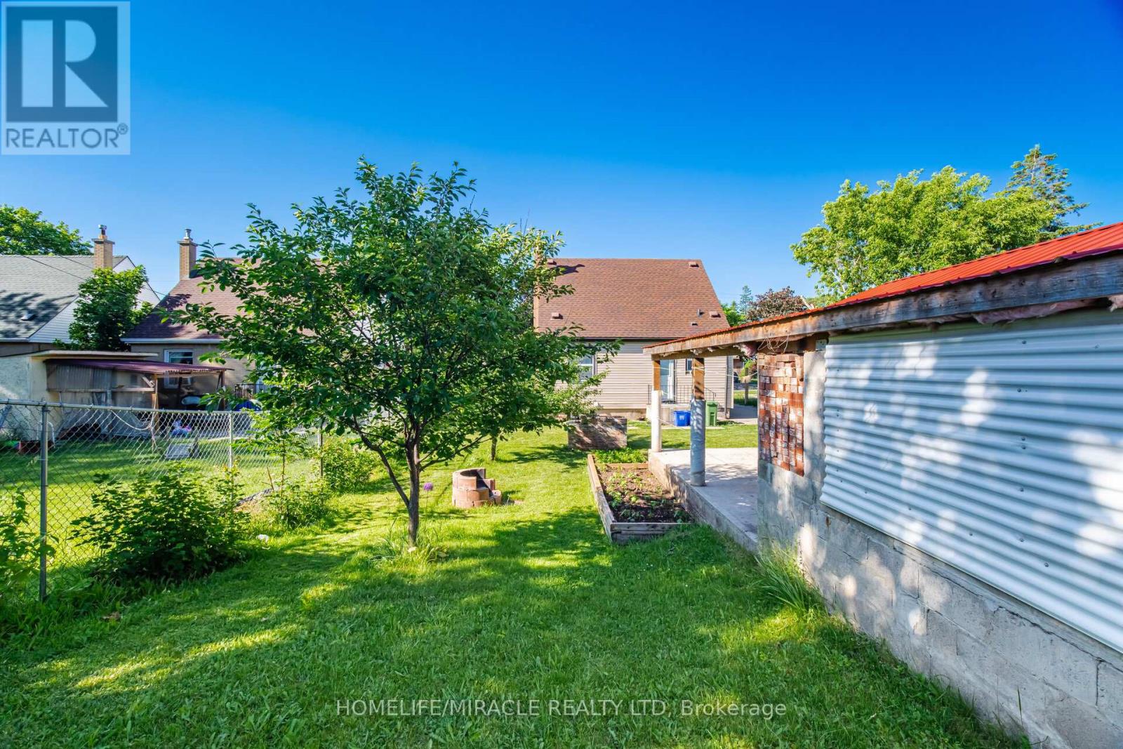18 GLENGROVE AVENUE - 43