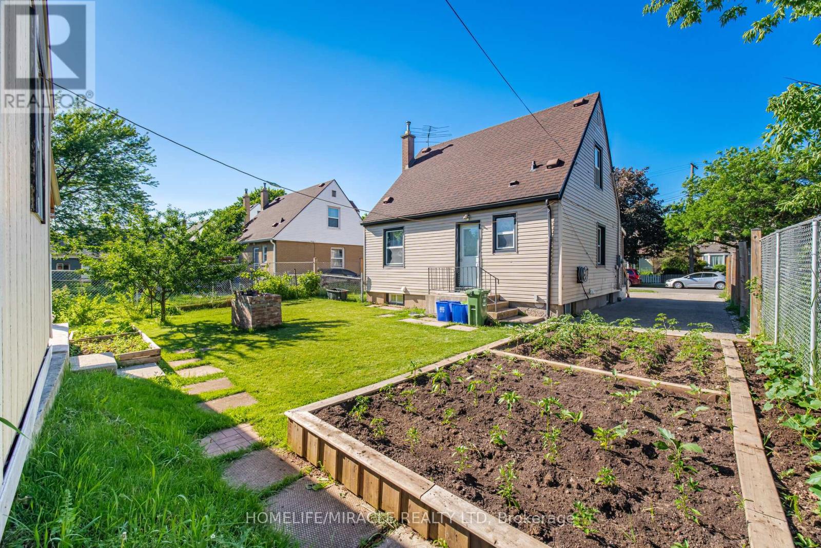 18 GLENGROVE AVENUE - 45