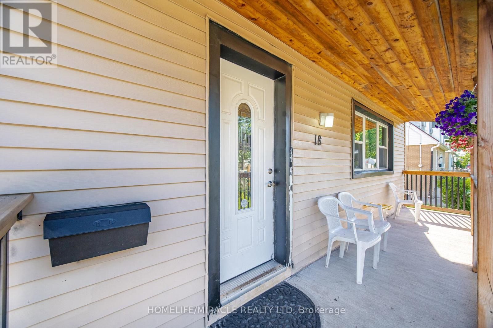 18 GLENGROVE AVENUE - 5