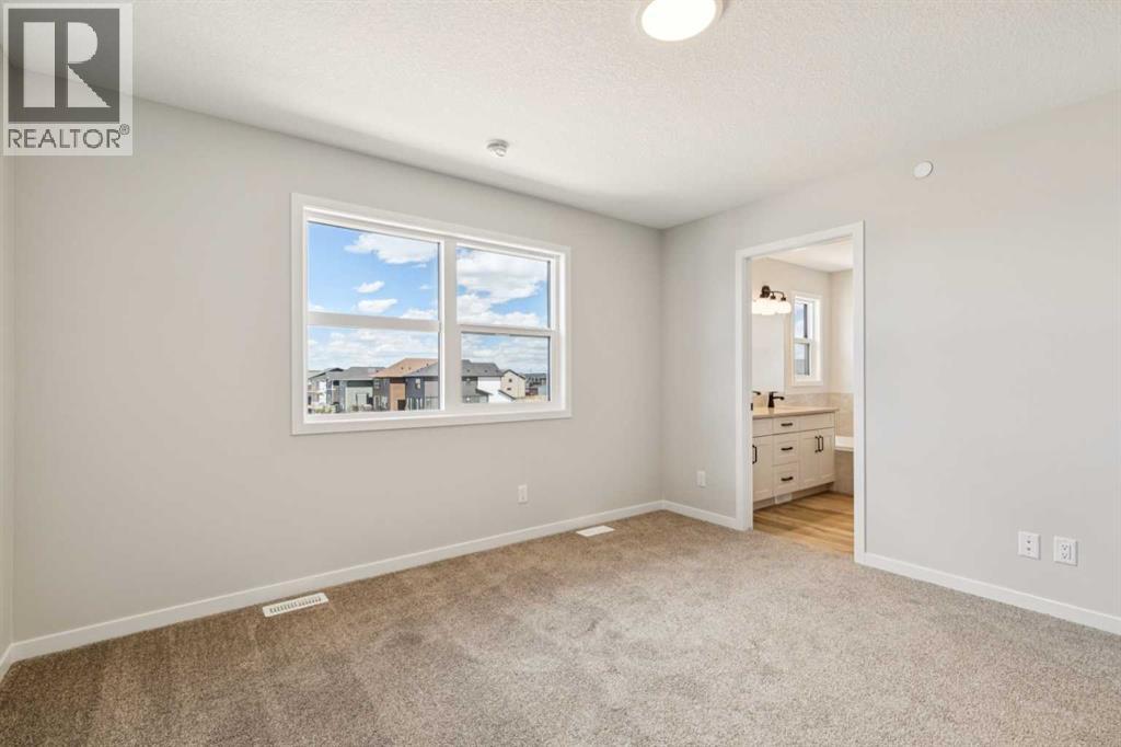 30 Hotchkiss Gardens SE - 17