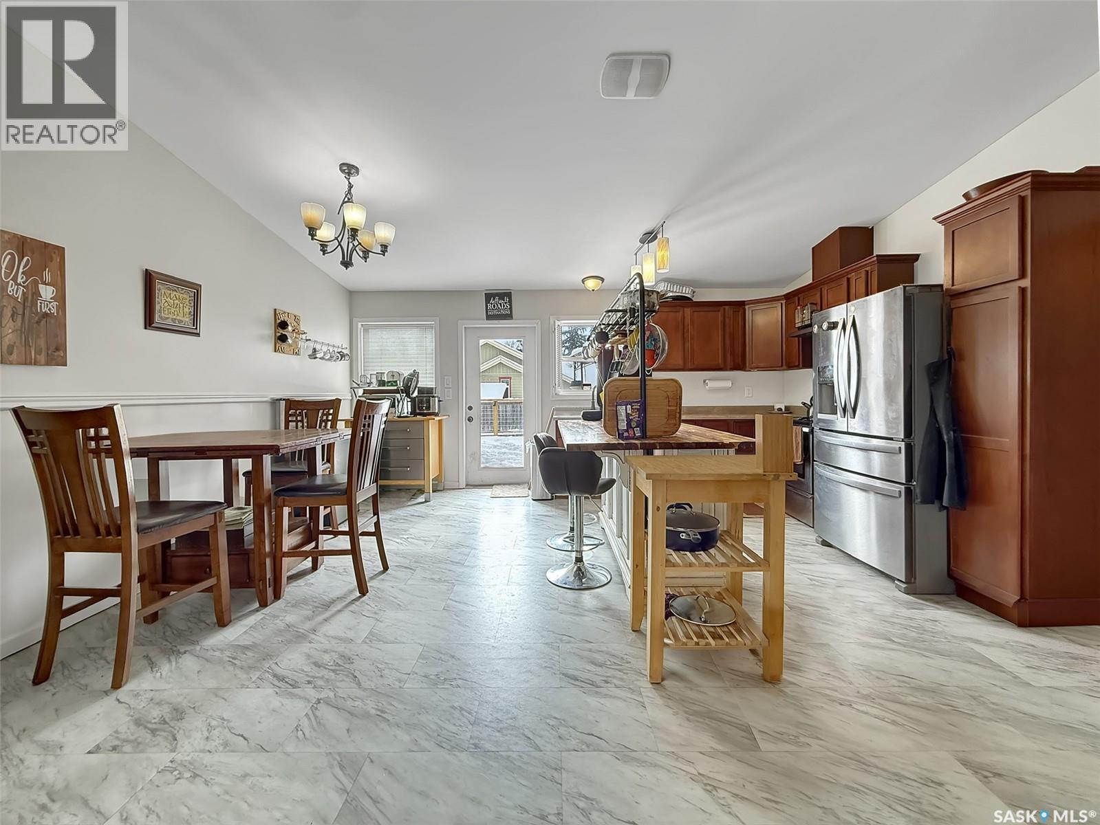 808 Chaplin STREET - 4