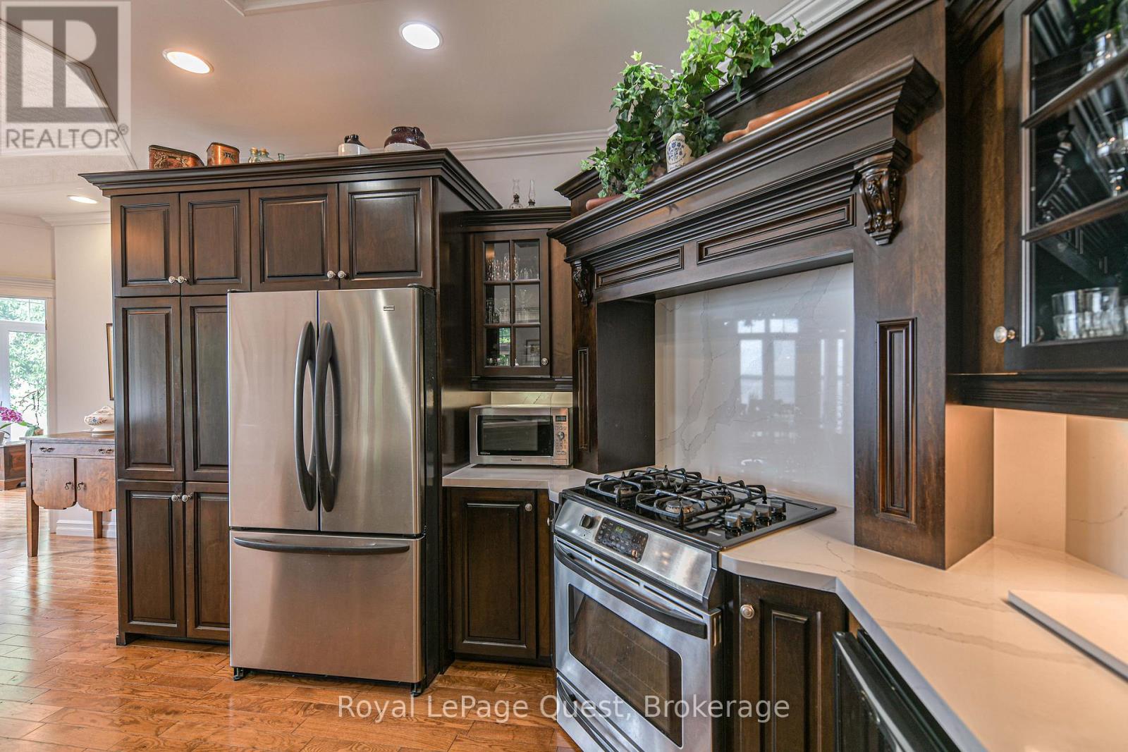 199 VICTORIA CRESCENT - 7