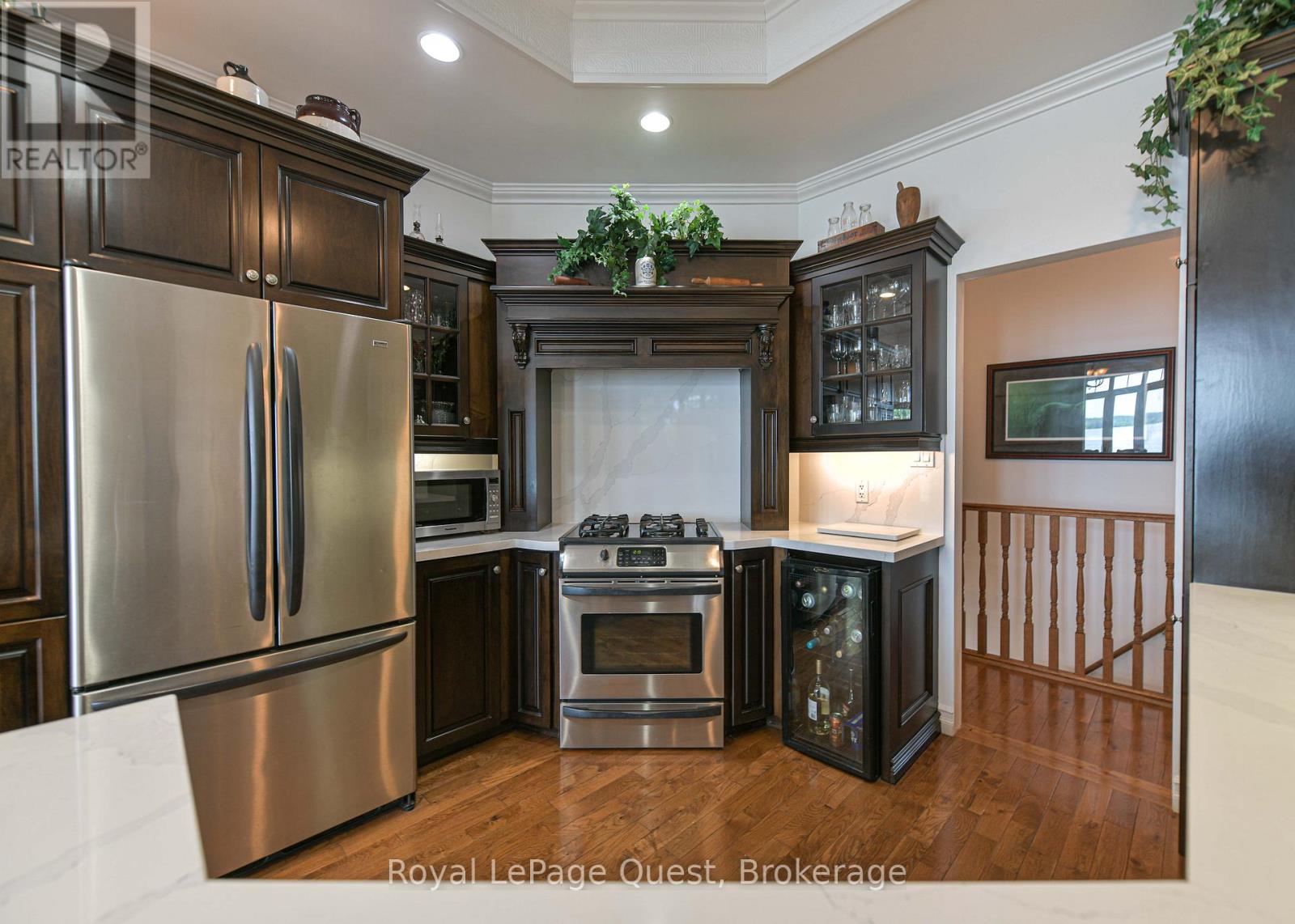 199 VICTORIA CRESCENT - 9