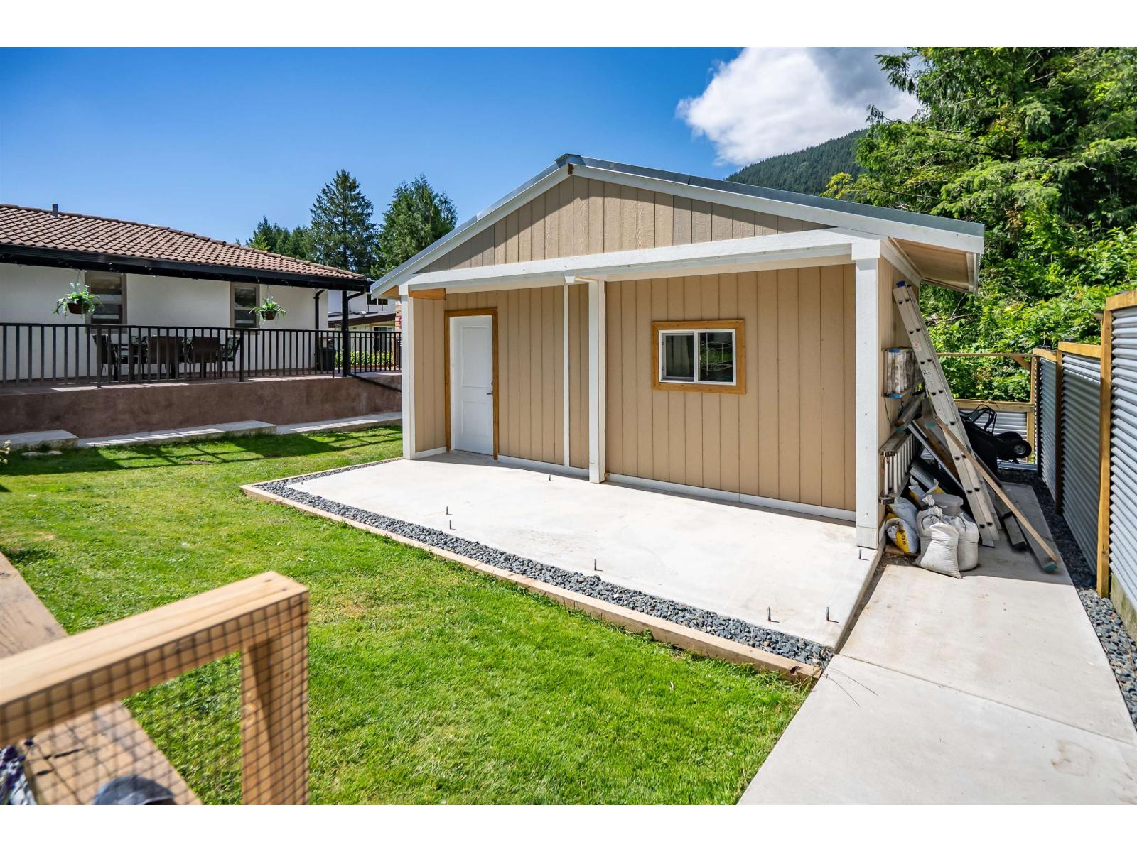 485 NAISMITH AVENUE, Harrison Hot Springs, Harrison Hot Springs