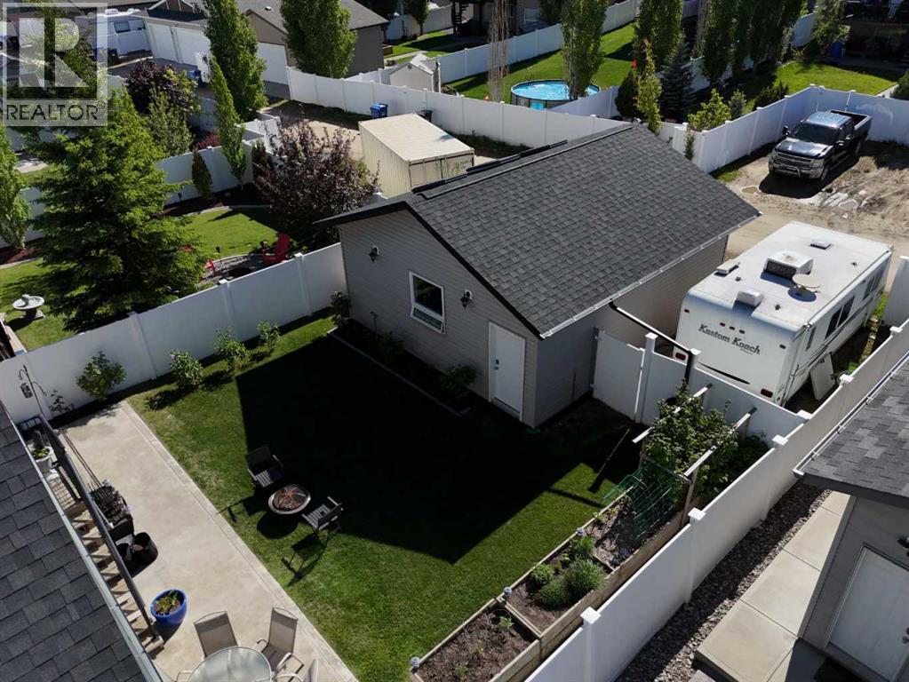 135 Stephenson Crescent — photo 30