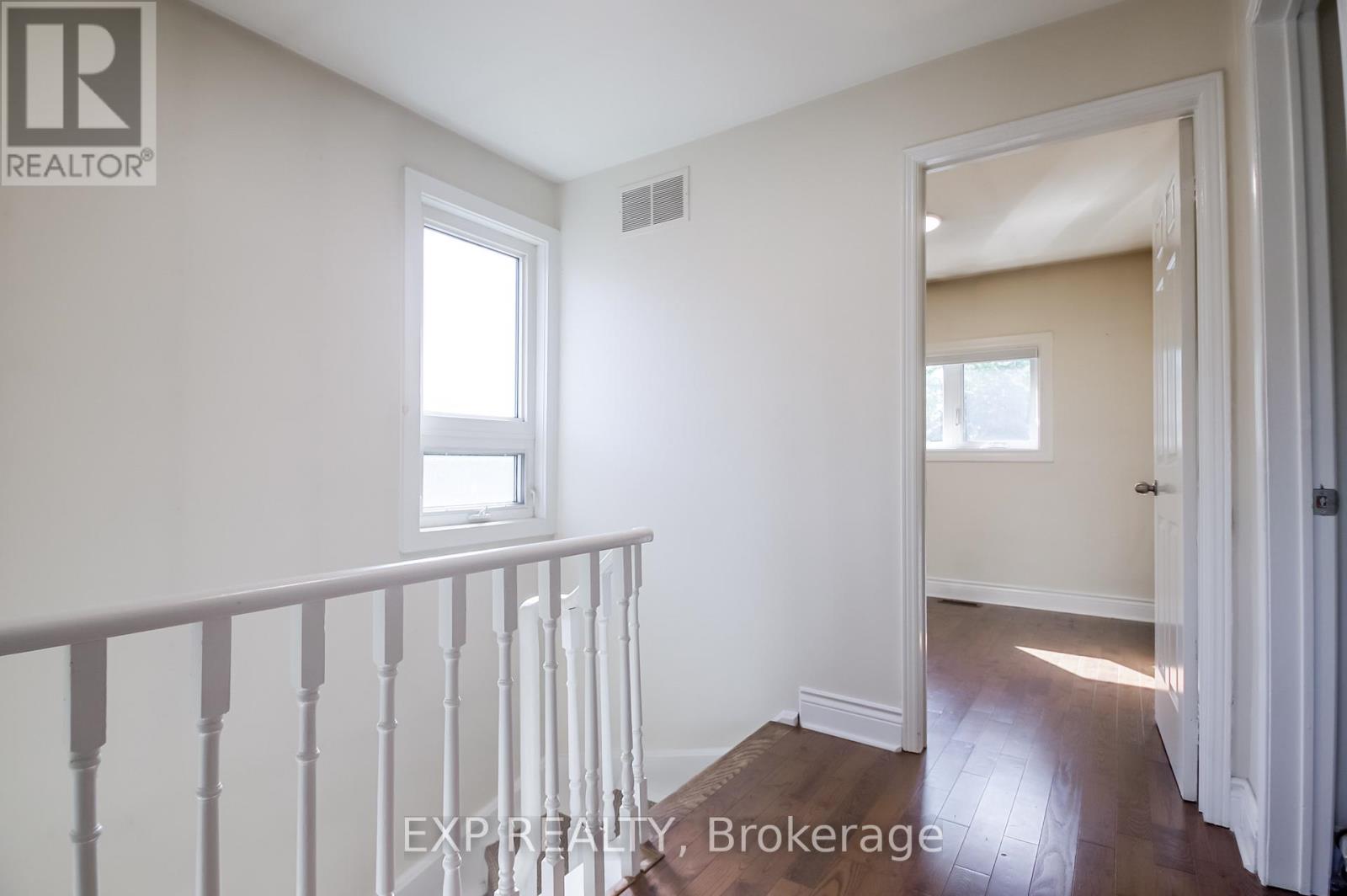 692 SULTANA SQUARE - 34