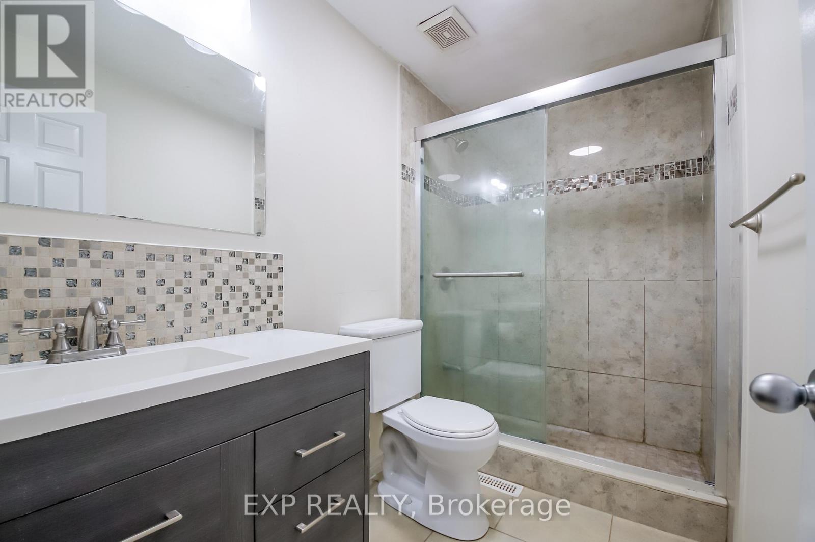 692 SULTANA SQUARE - 32