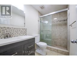 692 Sultana Square, Pickering, ON L1V3Y3 Photo 32