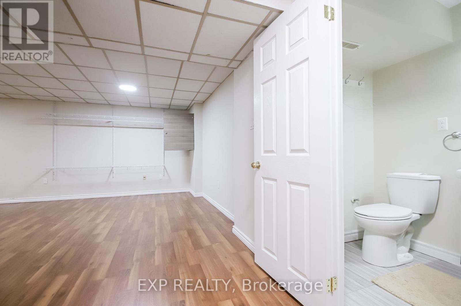 692 SULTANA SQUARE - 36