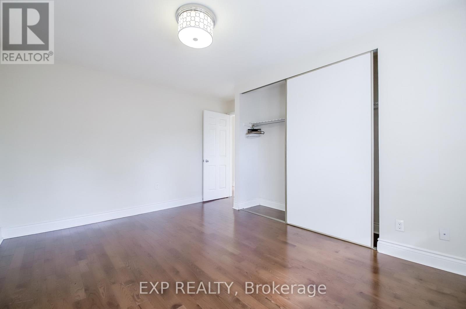 692 SULTANA SQUARE - 24