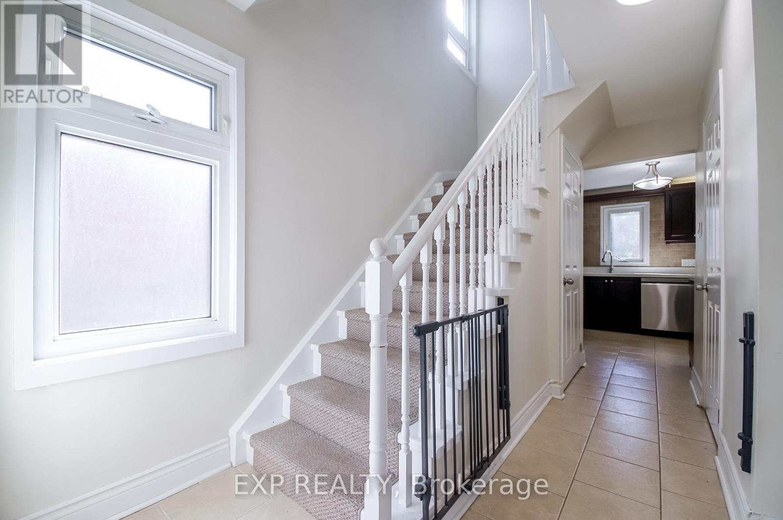692 SULTANA SQUARE - 20