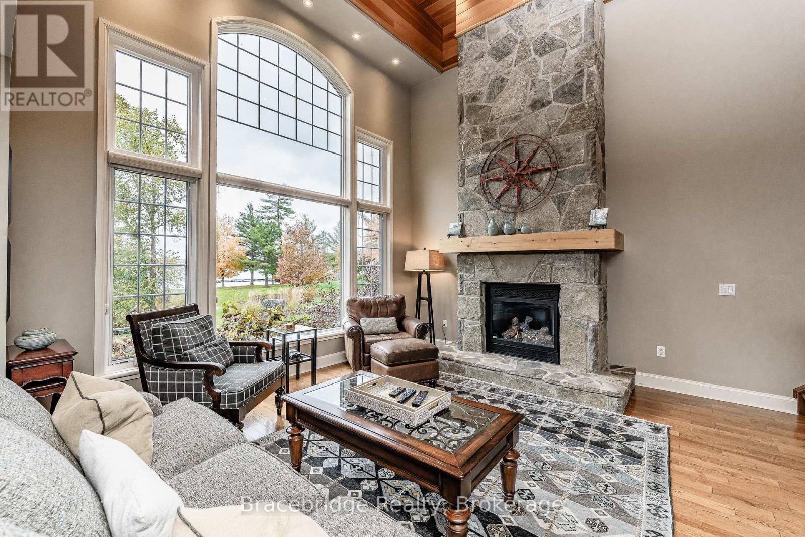 CARLING 5 W3 - 3876 MUSKOKA RD 118 HIGHWAY W - 4