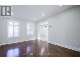 692 Sultana Square, Pickering, ON L1V3Y3 Photo 9