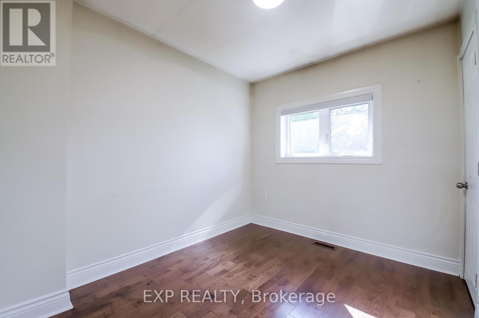 692 SULTANA SQUARE - 21