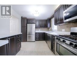 692 Sultana Square, Pickering, ON L1V3Y3 Photo 13