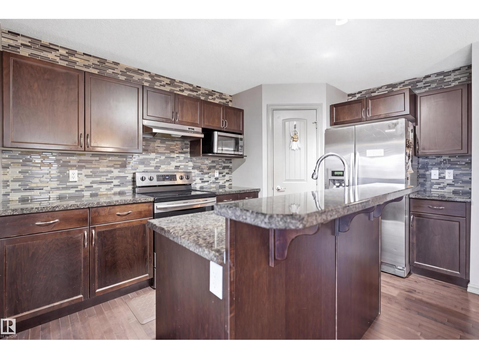 1144 35 AV NW - 12