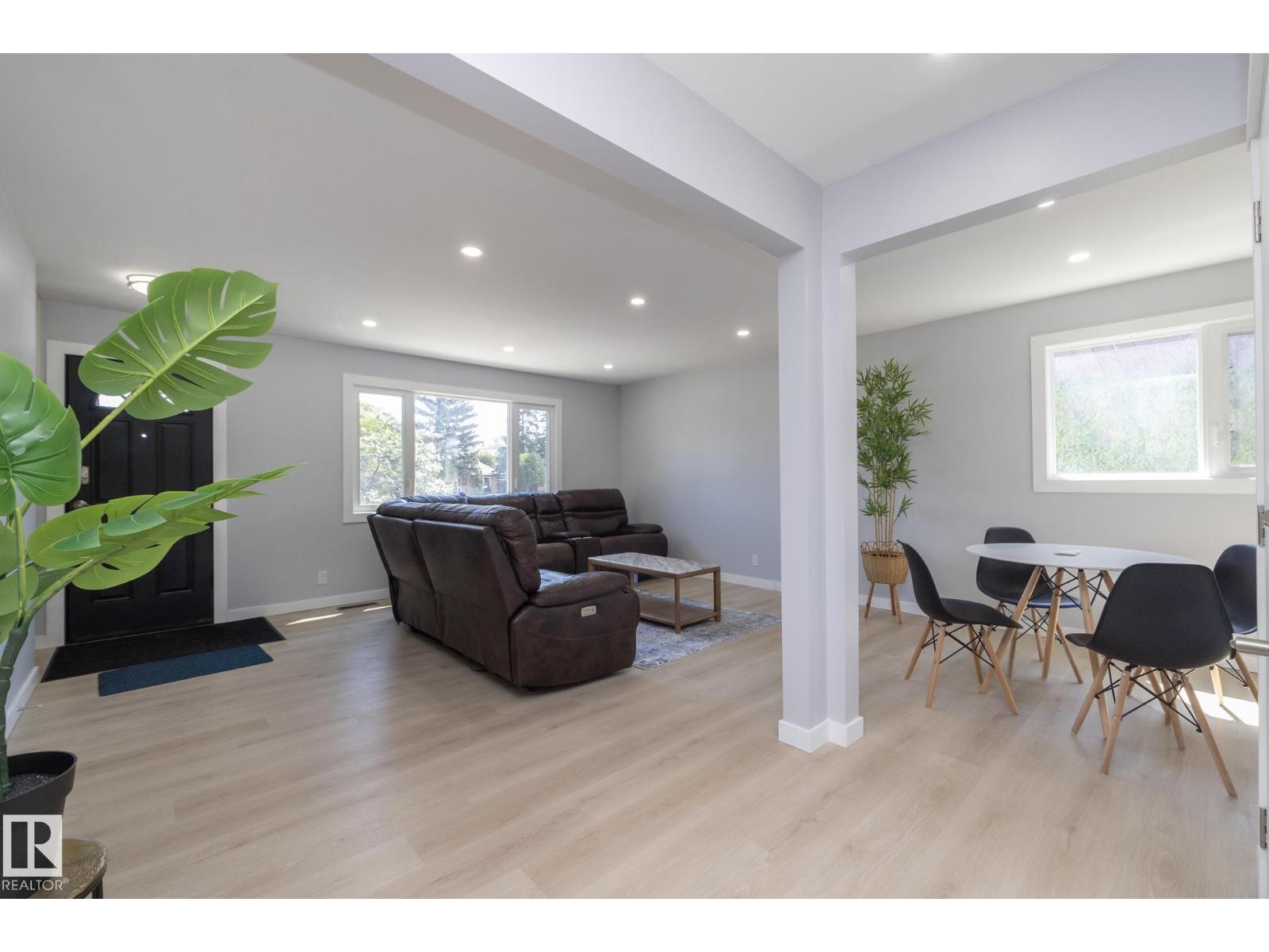 8008 159 ST NW — photo 14
