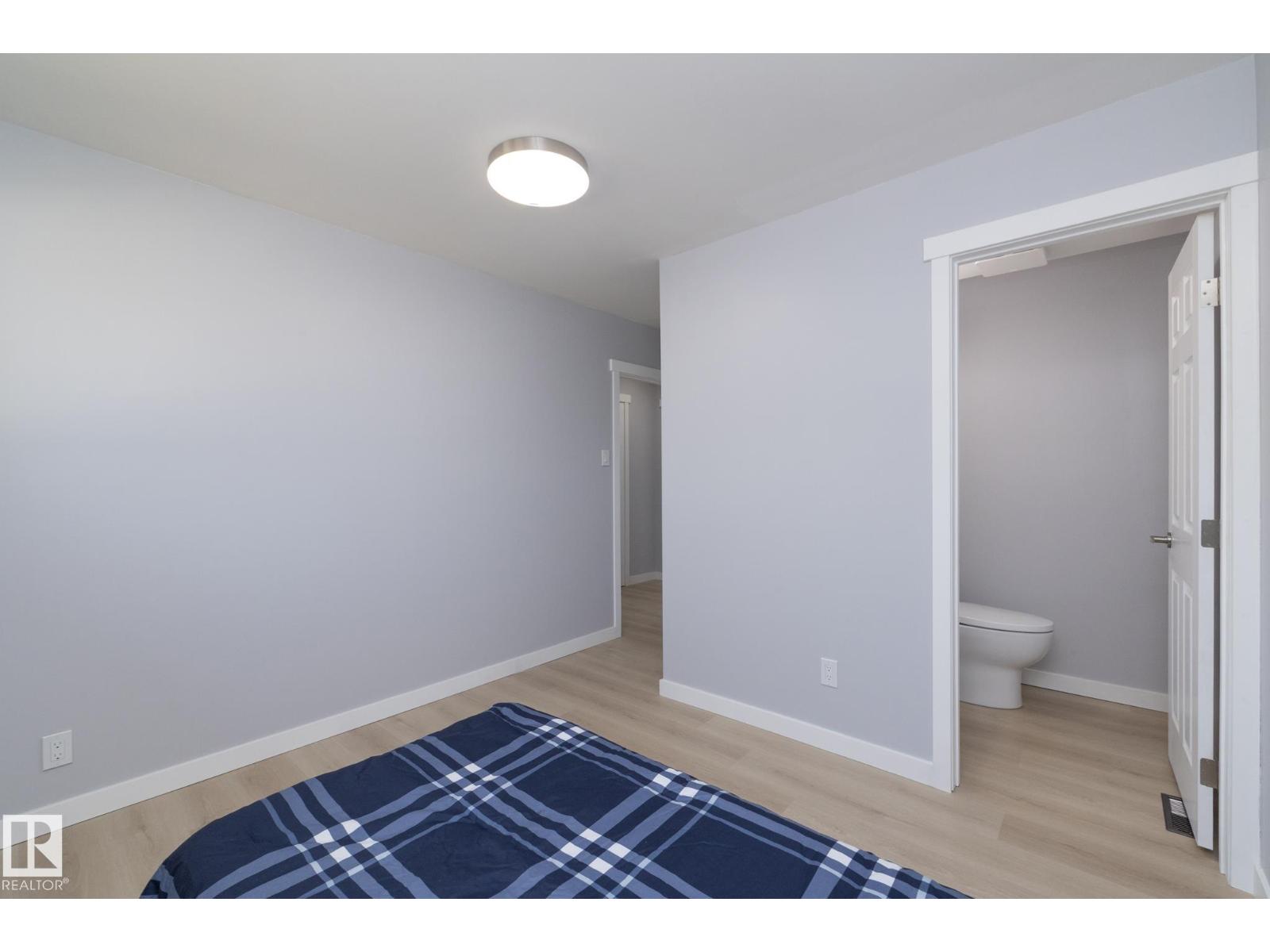 8008 159 ST NW — photo 18